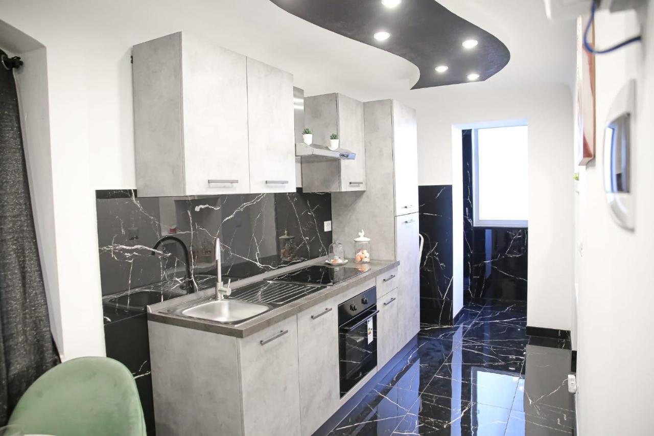 The Marble House Apartment Bari Exterior photo